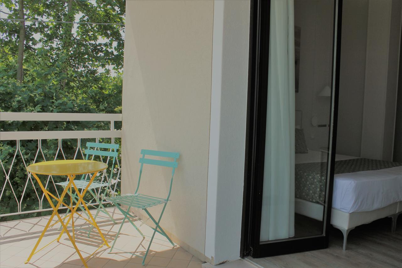 Lake Garda Beach Hostel Padenghe sul Garda Exteriör bild