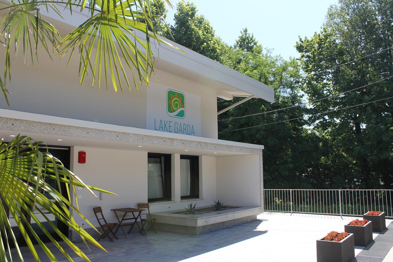 Lake Garda Beach Hostel Padenghe sul Garda Exteriör bild